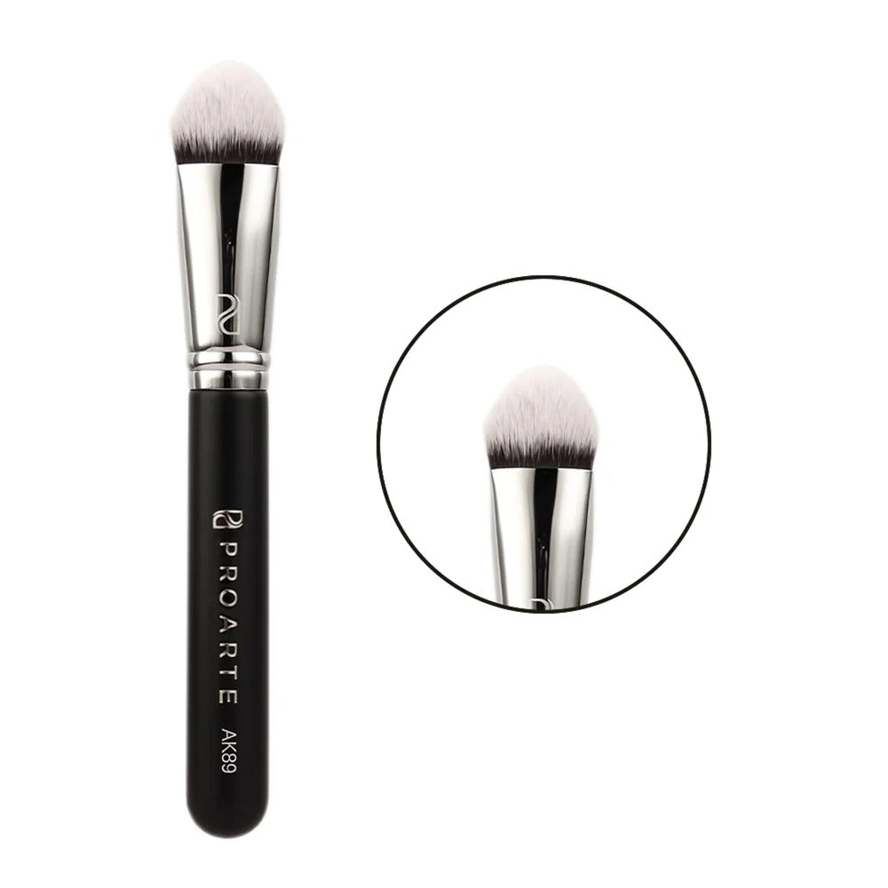 PROARTE Kabuki Triangle Brush AK-89